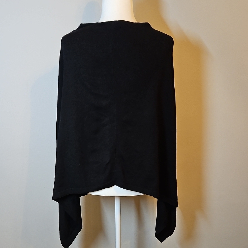 Black Cape with Skull and Witch Hat Design Halloween Glitter - Picture 6 of 8